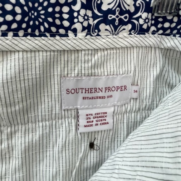 Southern Proper Men's Light Blue Tile Print  Size 34 Shorts - Picture 4 of 9